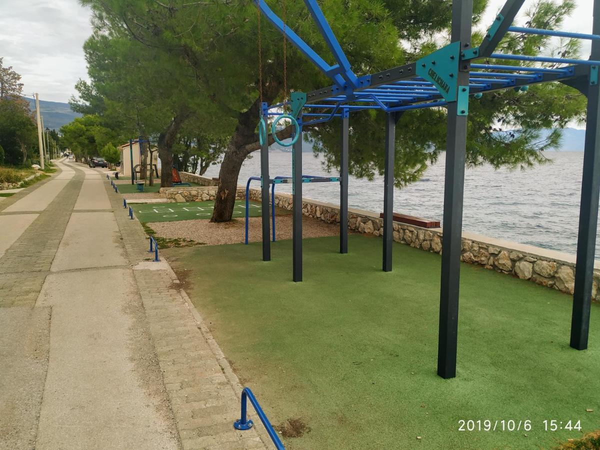 Apartments Maricic 200 Meters From The Beach Novi Vinodolski Exterior foto